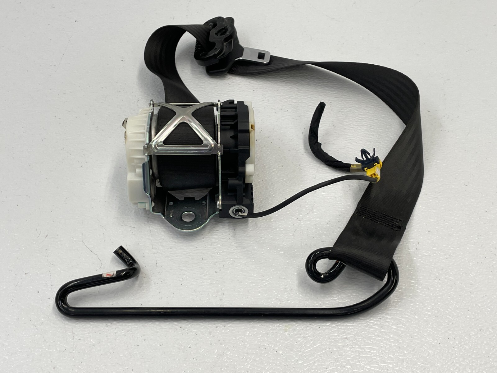 13 14 Maserati Granturismo M145 Front Right Pass Seatbelt Retractor 1458 OEM