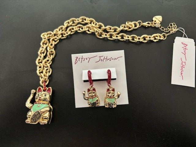 BETSEY JOHNSON PENDANT NECKLACE EARRINGS SET LUCKING OUT LUCKY