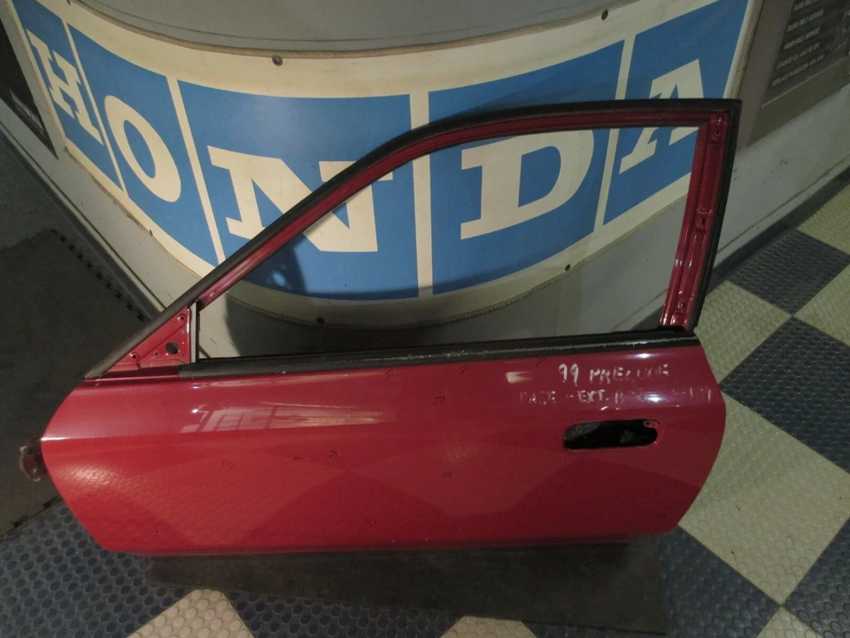 1999 Honda Prelude Driver Left Side Door Shell FLAW (R-81 Red) Foto 2 de 4