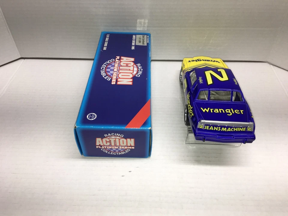 ЛИТАЯ МОДЕЛЬ DALE EARHARDT NO2 WRANGLER 1981 PONTIAC 1:24 ACTION - Изображение 4 из 4