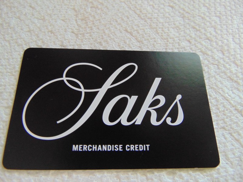 SAKS FIFTH AVENUE MERCHANDISE GIFT CARD - $300
