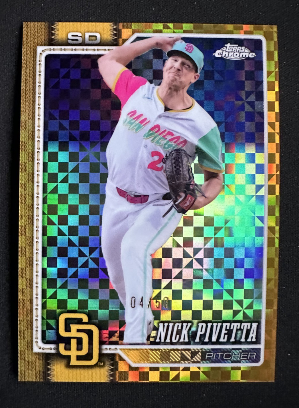 2026 Topps Chrome Nick Pivetta #96 Gold X-Fractor 04/50 San Diego Padres
