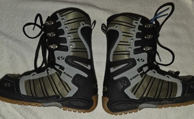 ThirtyTwo Men's Lashed Snowboard Boots - SIZE 9- Black Olive Green 32