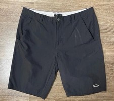 Oakley Men's Black Golf Shorts Size 40