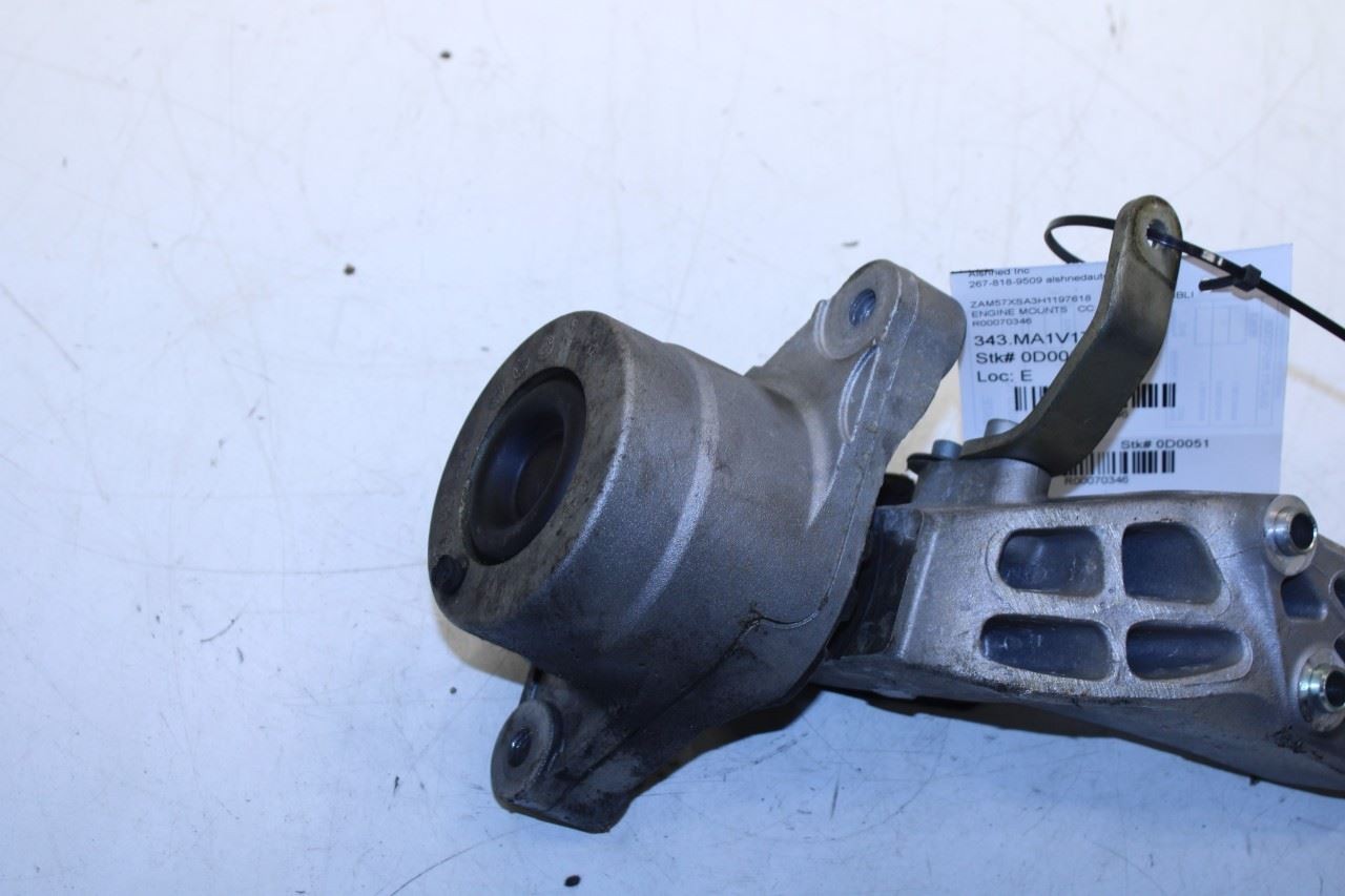 2014-2020 Maserati Ghibli 3.0L Left Side Engine Motor Mount Bracket 290120 OEM