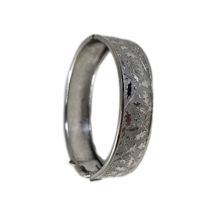 Estate Silver Tone Leaf Pattern Bangle Bracelet 1… - image 3