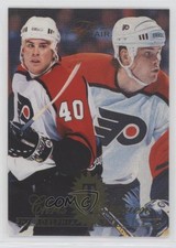 1994-95 Flair Chris Therien #132 0g7