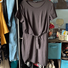 Express little black T-shirt, stretch, dress size medium