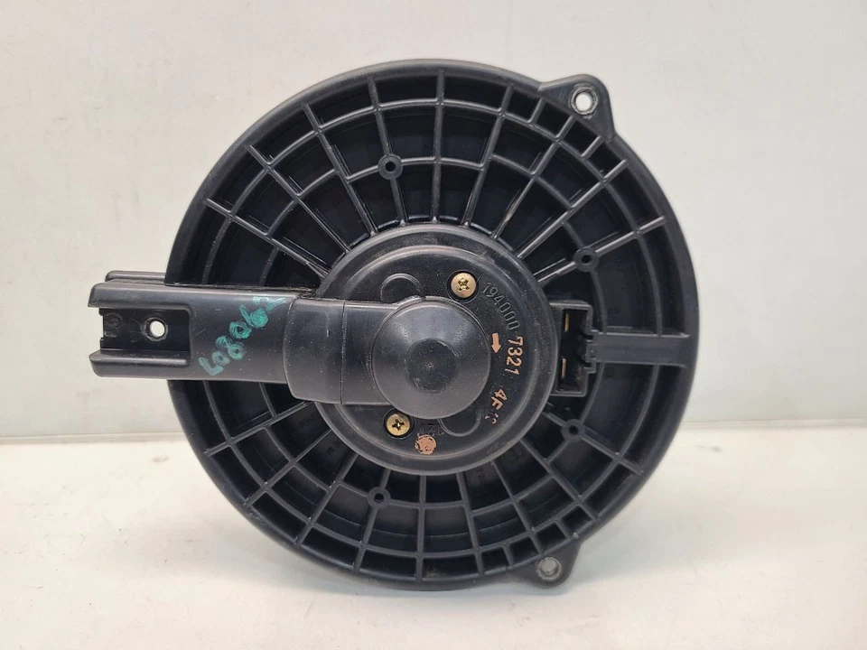 2001-07 Toyota Highlander Front Blower Motor - Manual Temp Control - Image 4 of 4