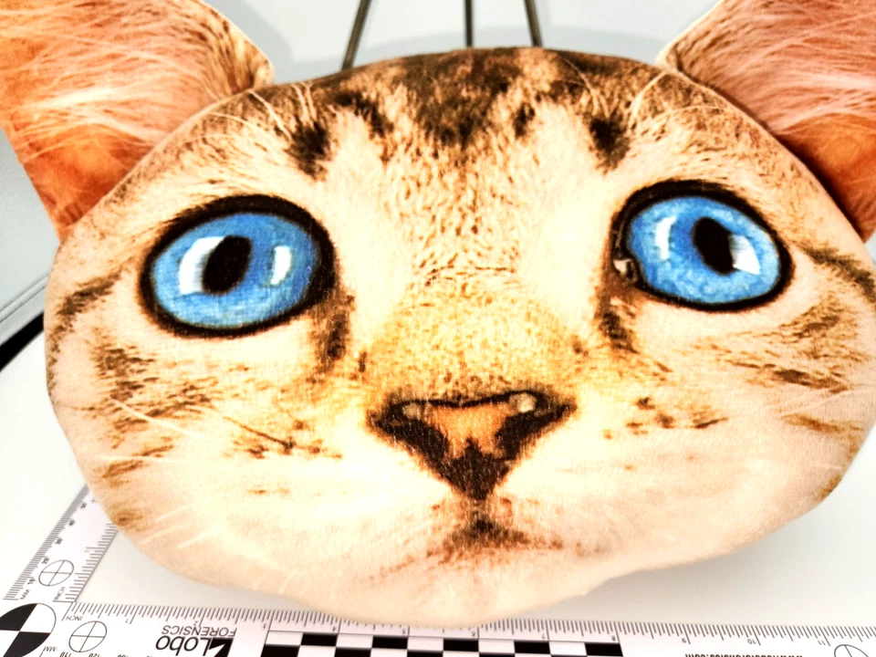 Adorable Almohada 3D Cara de Gato Felpa Relleno Terciopelo Acogedor Lindo Felino Foto 2 de 3