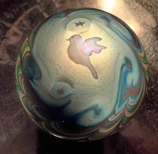 Vintage Signed 1978 Lundberg Studios Pulled Feather Dove Art Glass Paperweight