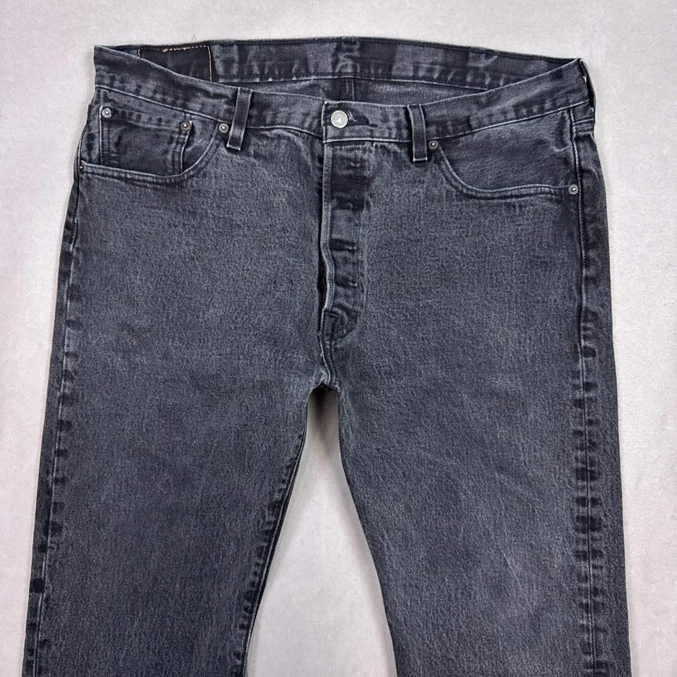 Calça jeans masculina Levis 501 38x27 preta jeans botão desbotado mosca roupa de trabalho (Tag38x29) - Imagem 3 de 4