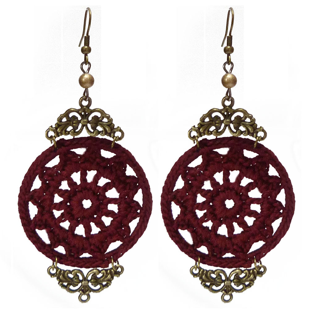 Boucles d'oreilles bohèmes bordeaux pour un mariage champêtre élégant