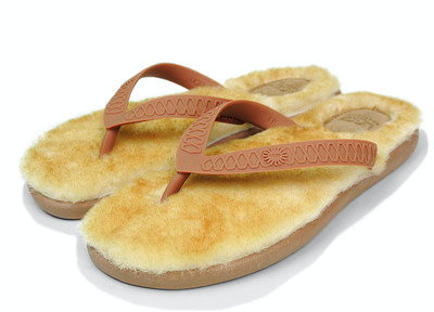ugg fluffie flip flop