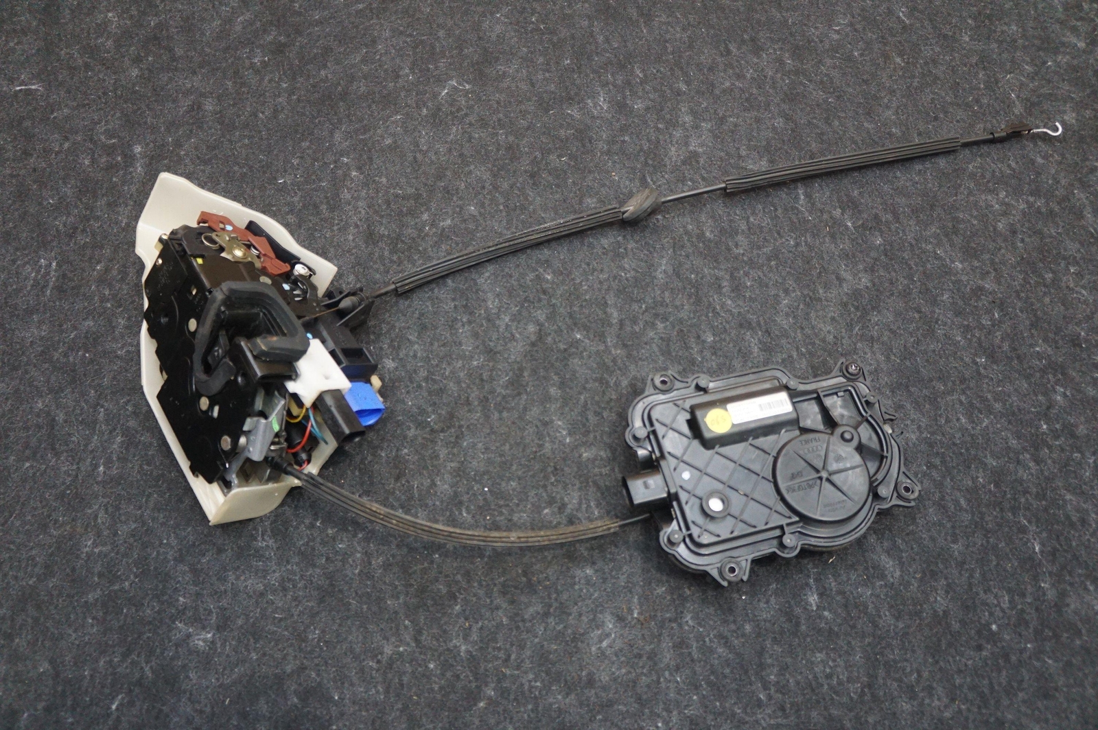 Rear Left Latch Lock Actuator 3D4839015J Bentley Continental Flying Spur 2006-12