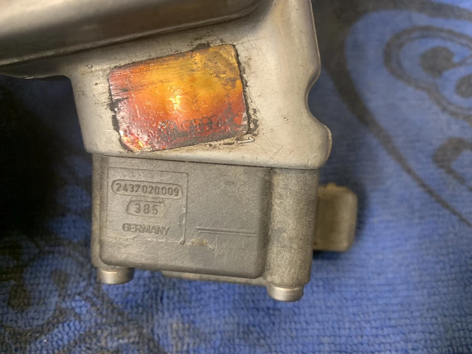 BOSCH 0 438 101 029 - Audi 5000 DISTRIBUIDOR DE COMBUSTÍVEL - Usado OEM - Imagem 4 de 4