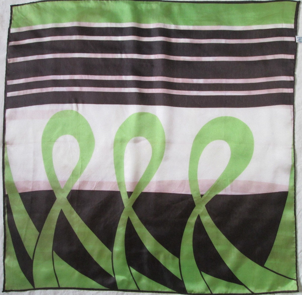 Superbe Foulard Carré En Soie Vintage 65x67 - Multicolore TBEG