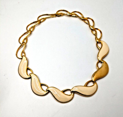 Vintage Napier Cream Enamel  Gold tone  Wave 17'' necklace Fashion