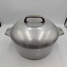 Magnalite Wagner Ware Sidney -O - 4248-P Five Quart Dutch Oven.