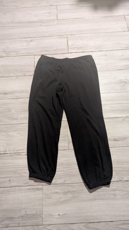 NICE BLACK ATHLETIC WORKS JOGGING PANTS SIZE MED (8-10)