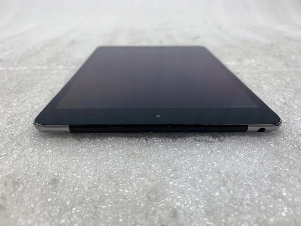 Apple iPad mini 4 (A1550)  Space Gray 16GB used great condition - Image 4 of 4