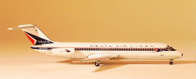 1/400 Aeroclassics (Green Box) Delta Air Lines DC-9-32 ''Sideways Widget''