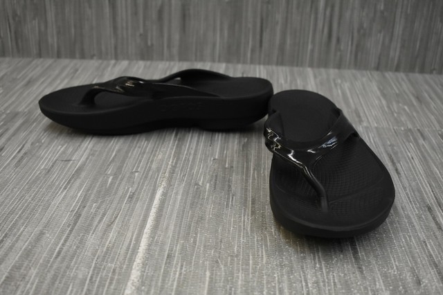 OOFOS size 8 flip flop NWT | Comfortable flip flops, Heel support