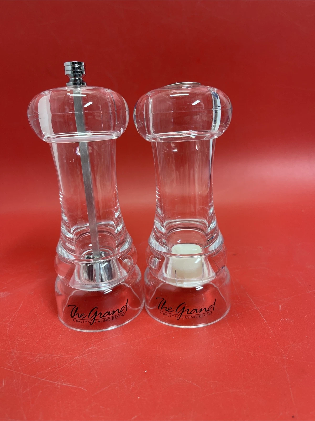 Salt Shaker & Pepper Mill