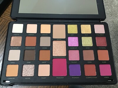 REVOLUTION CREATOR REVOLUTION NUDE REIGN 24 EYESHADOW PALETTE NEW FREE SHIP!
