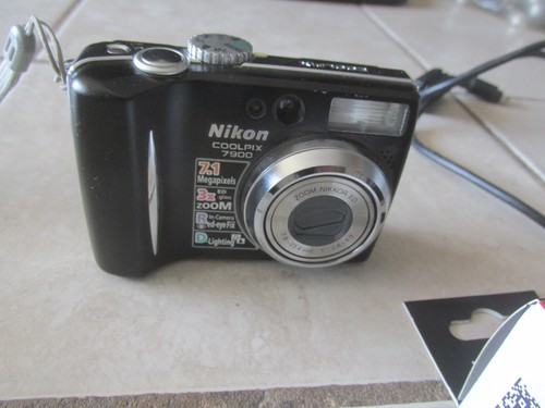 Nikon COOLPIX 7900 Digital Camera Tested 7.1 MP 2 Batteries & Charger Case Cord - Picture 2 of 8