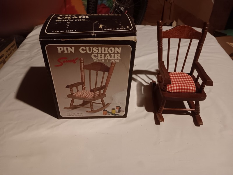 Saravel Pin Cushion chair