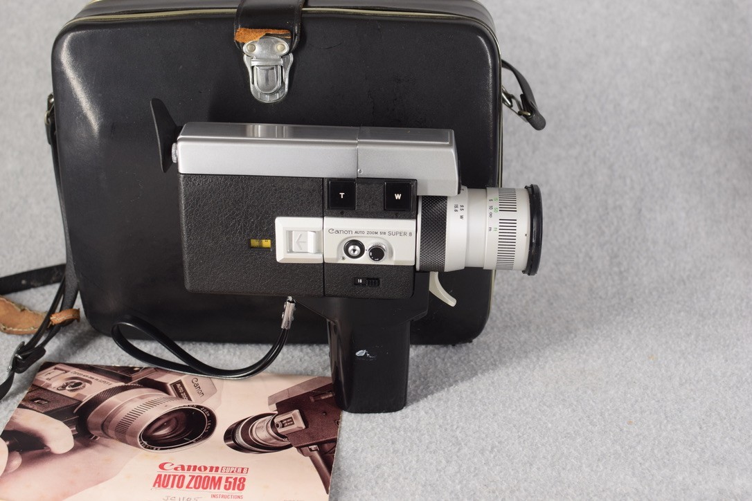<完動品> Canon AUTO ZOOM 518 SUPER8 8mm Canon Auto Zoom 518 Super 8 Movie Video Film Camera w/ Case New