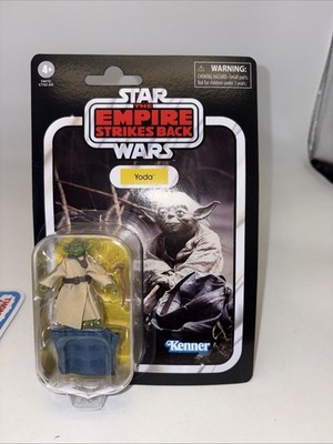 Star Wars Yoda FIGURE Empire Strikes Back VC218 New Damaged Package