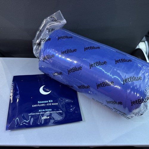 JetBlue Airline Quilt Duvet Blanket 49.5”Royal Blue Travel Car Stadium Throw NEW - Bild 2 von 2