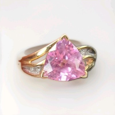 Vintage Gr. 8 Gelbgold Trillion rosa Saphir Cocktail Ring 3,1 g geteilter Schaft
