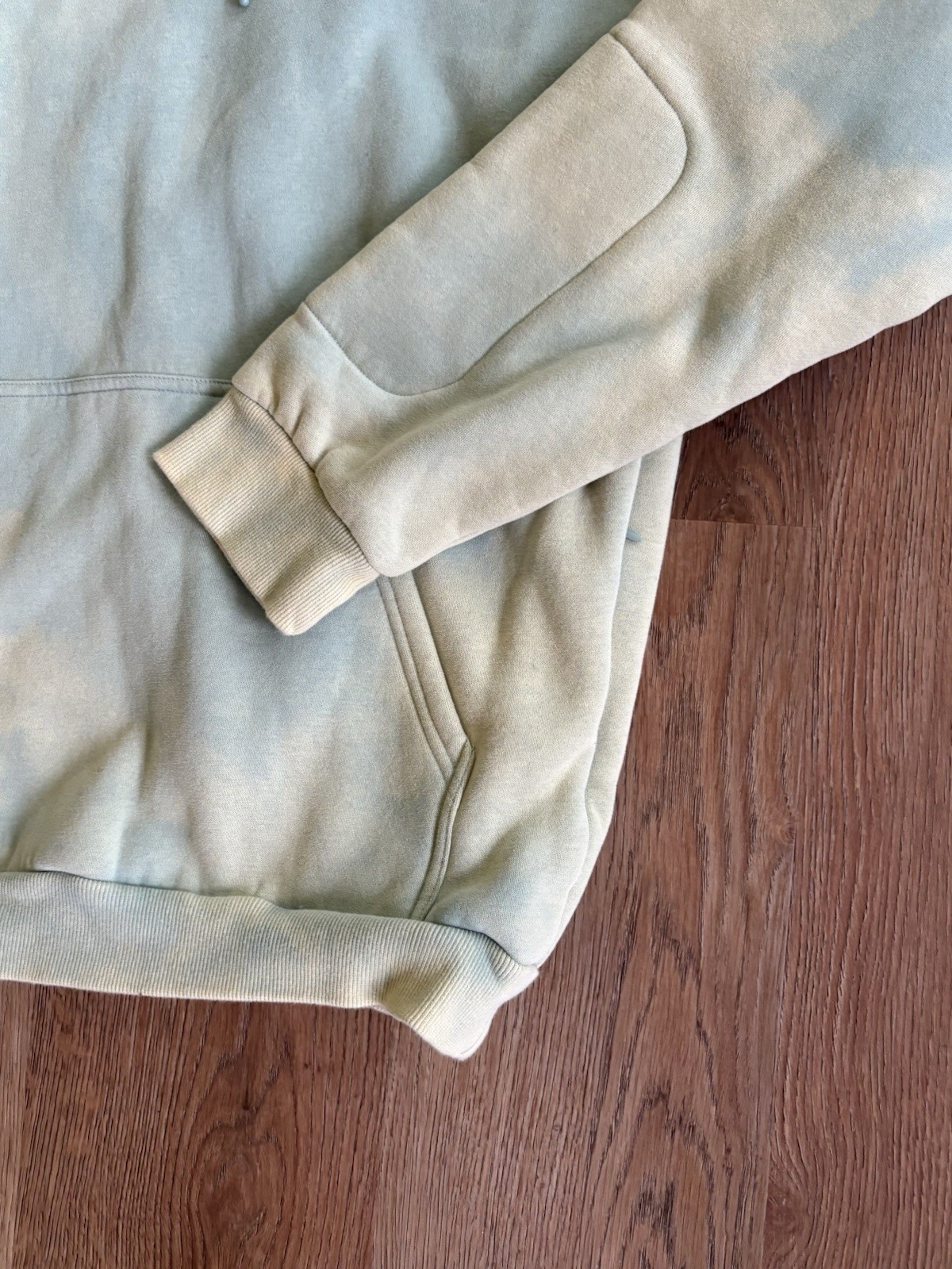 COMFRT Hoodie Airplane Mode Travel Hoodie Size Men’s Large Green Pullover