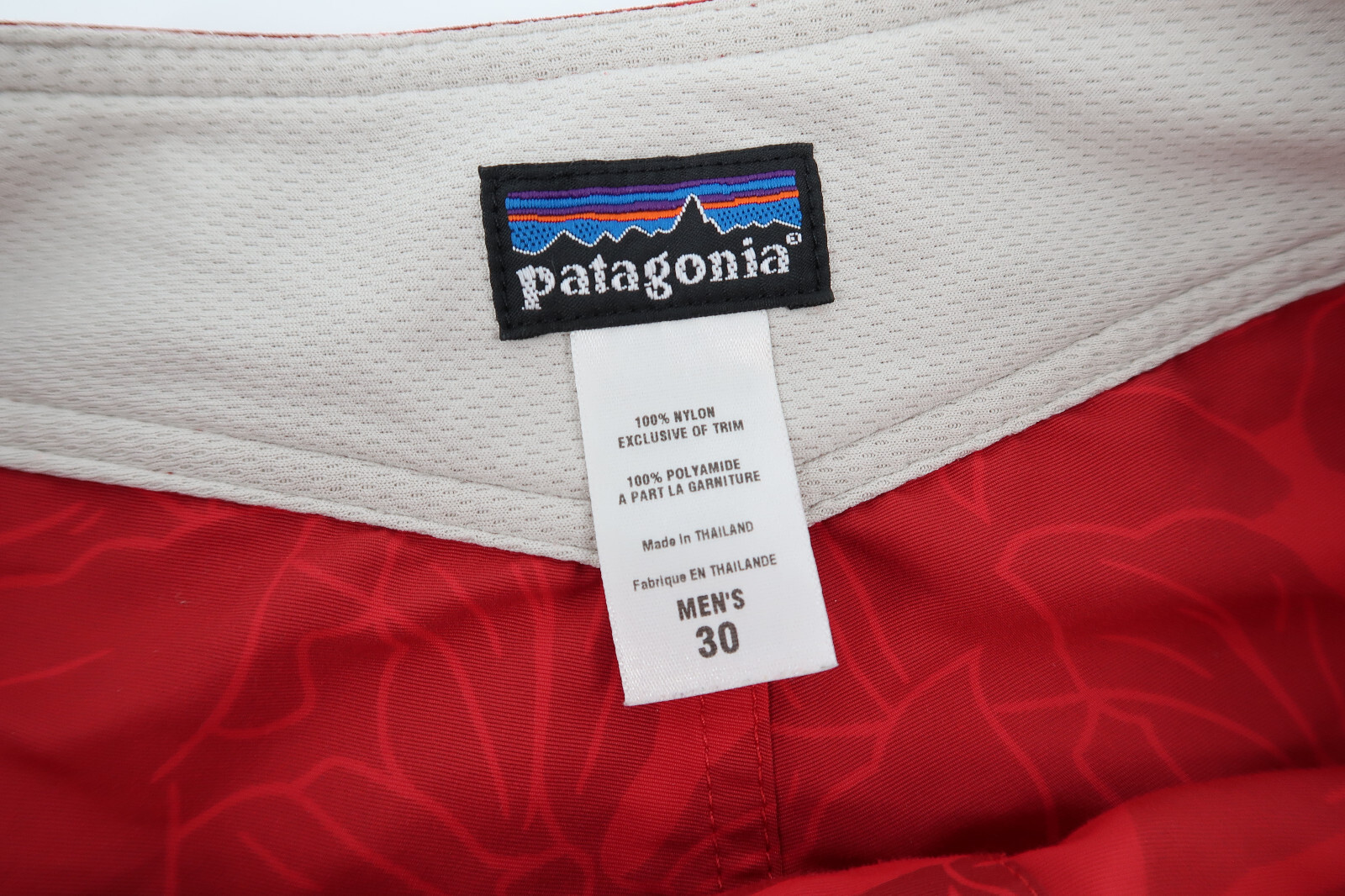 Patagonia Men's Red Floral Wavefarer Board Shorts Trunks Surf Nylon Size 30 thumbnail 3