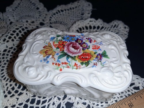 2 portagioie in porcellana dall'aspetto vintage disegno floreale - Foto 2 di 5