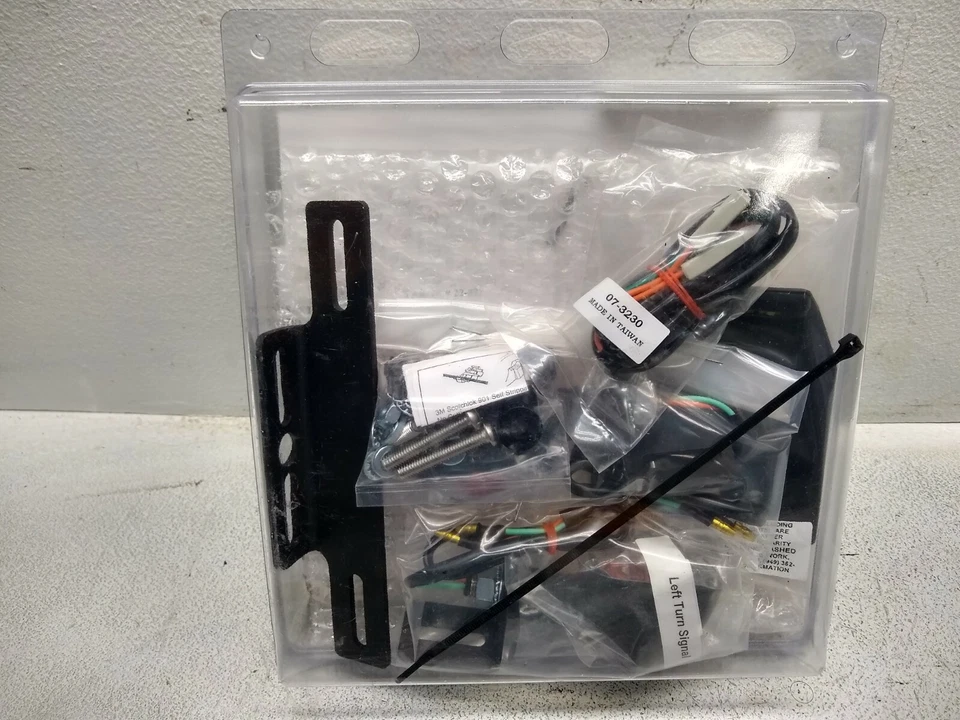 Kit de cola Targa 22-477-L Kawasaki Z-1000 ABS montaje en placa eliminador señales de giro Foto 3 de 4