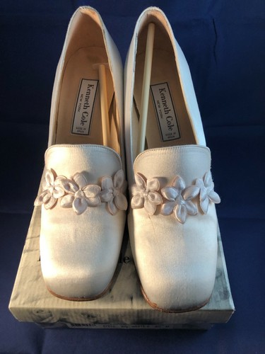 Kenneth Cole Flower Girl White Womens 