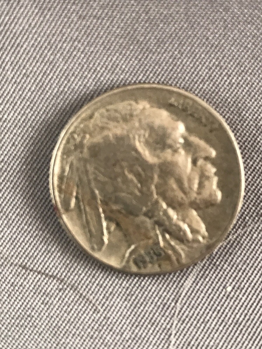(572) 1935 Buffalo Nickel, No Mint Mark, Extremely Fine Condition