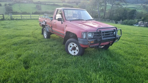 toyota hilux 1988 2.4 non turbo single Cab - Picture 2 of 7