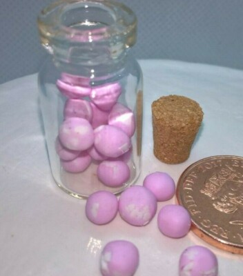Puppenstube Süßigkeiten Miniatur rosa Sekt Trüffel im Glas 1/12 Handarbeit