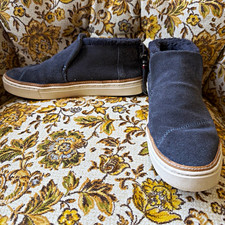 TOMS Gray Suede Faux Fur Lined Slip-On Sneakers Women  s 9