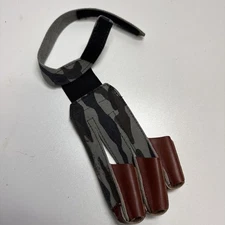Traditional Archery Three Finger Camouflage Sewn Leather Glove Size Large