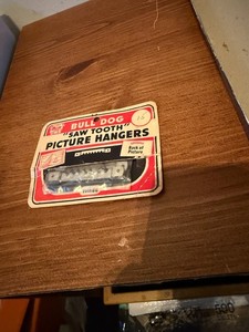 Bull Dog Saw Tooth Picture Hangers Vintage Hardware E.H. Tate Co.