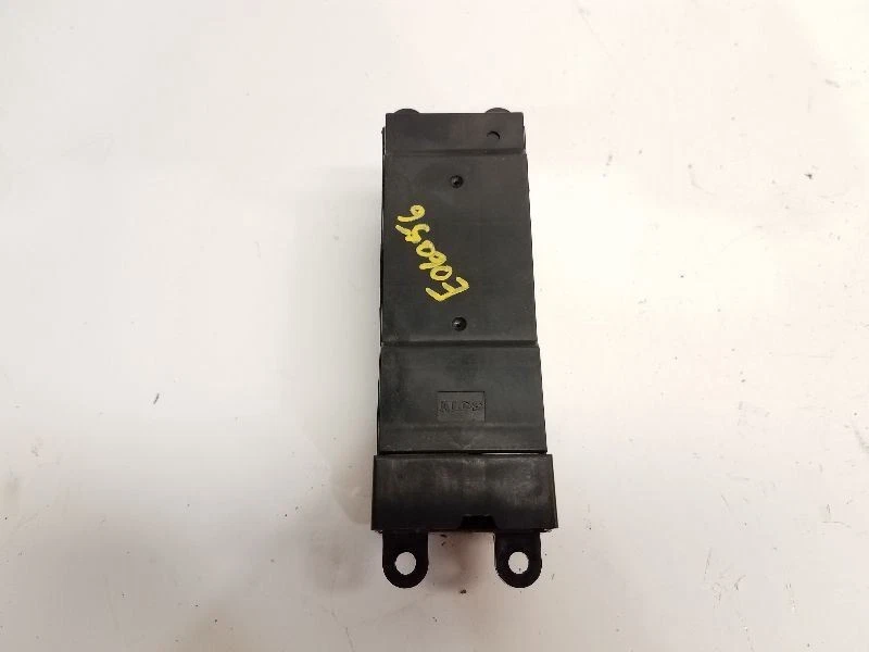 Interruptor puerta principal delantera izquierda conductor Nissan Altima 1998-01  Foto 3 de 3