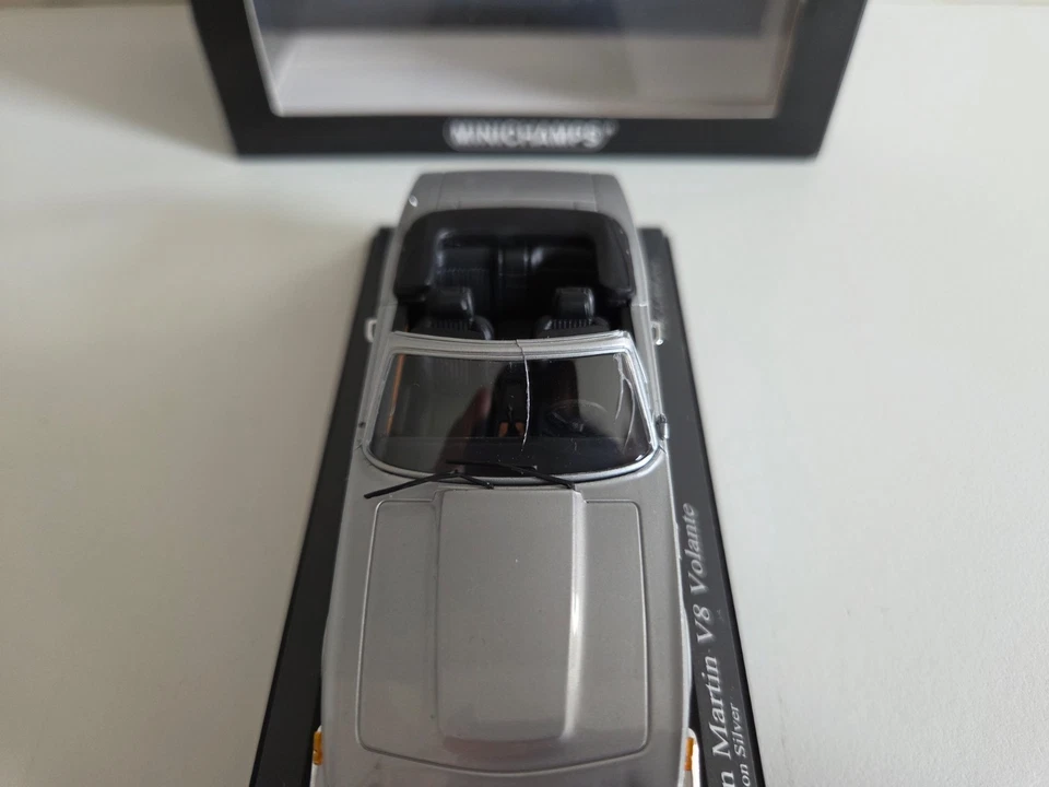Minichamps 1/43 Aston Martin V8 Volante - Kensington Silver - 1987 - 400137731 - Imagen 3 de 4