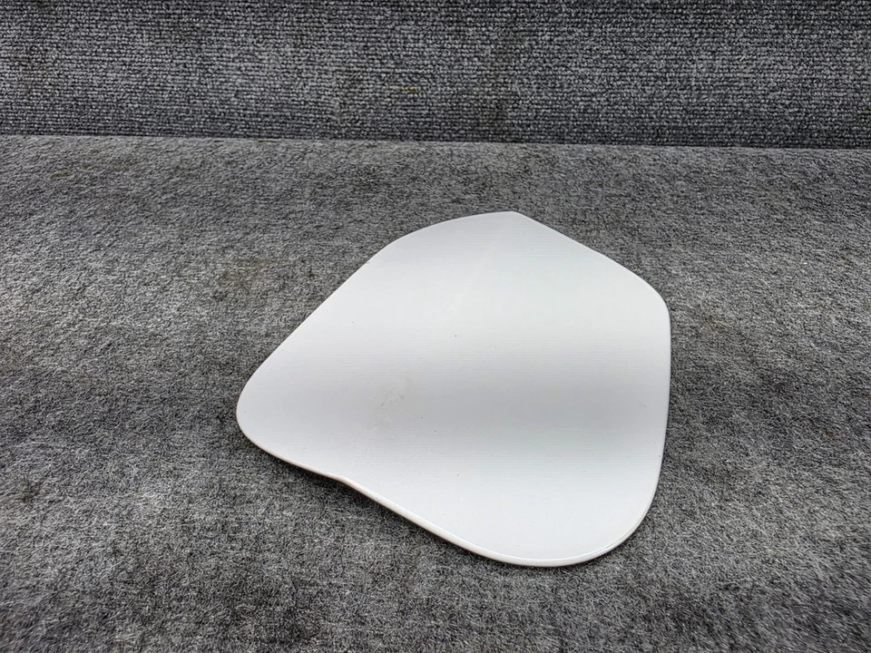 LEXUS 2015-2024 RC-F RCF RC350 RC300 RC TAPA PUERTA LLENADO COMBUSTIBLE GAS (C/TR:083/LB30) Foto 2 de 4