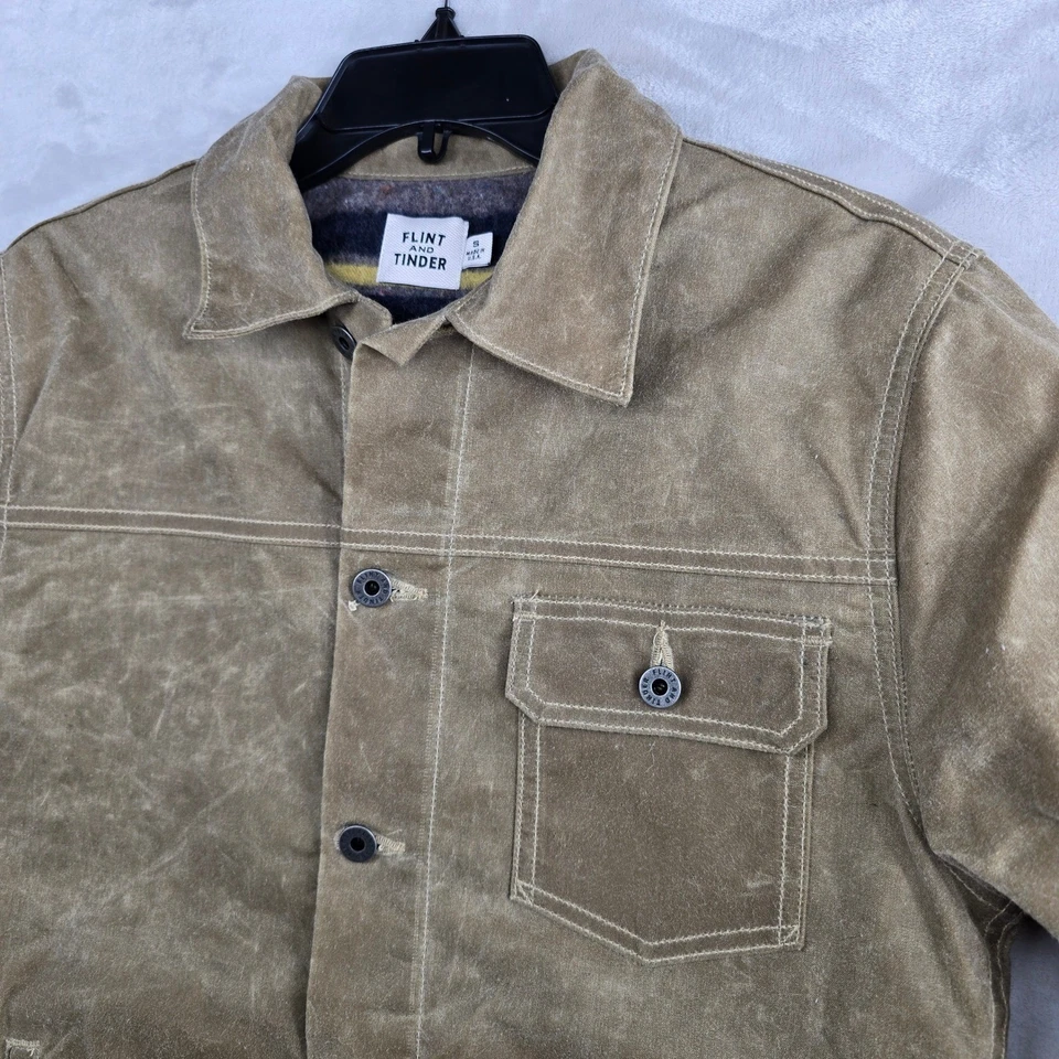 Chaqueta de camionero encerada Flint and Tinder para hombre pequeña forrada de lana tostada hecha en EE. UU. Foto 4 de 4